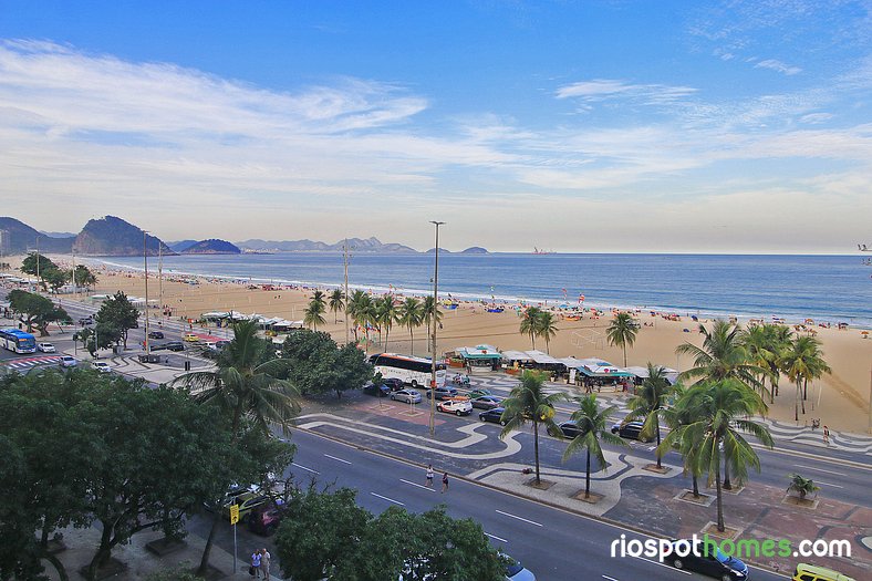 4 bedrooms in front of Copacabana beach