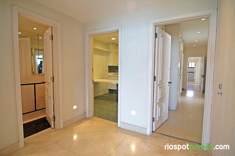 4 Bedrooms with scenic view