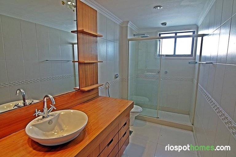 4 Bedrooms with scenic view