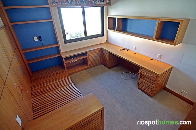 4 Bedrooms with scenic view