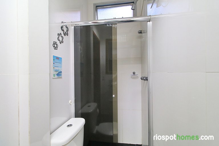 Excellent 2 bedroom apartment close to Copacabana beach!