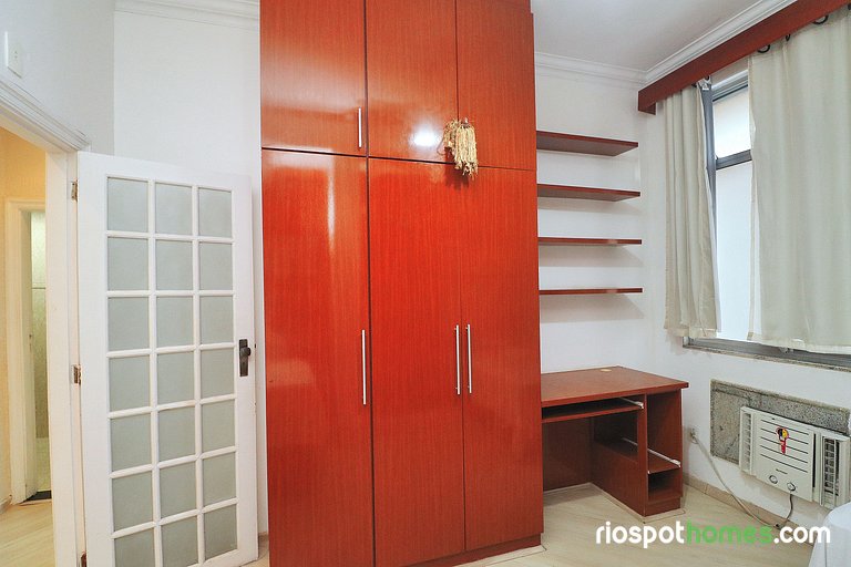 Excellent 2 bedroom apartment close to Copacabana beach!
