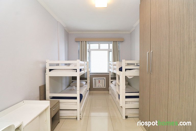 4 bedrooms in front of Copacabana beach