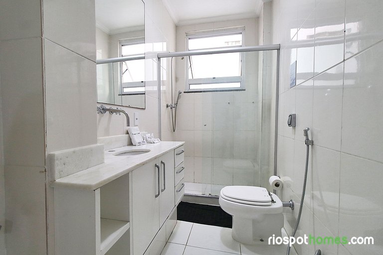 4 bedrooms in front of Copacabana beach