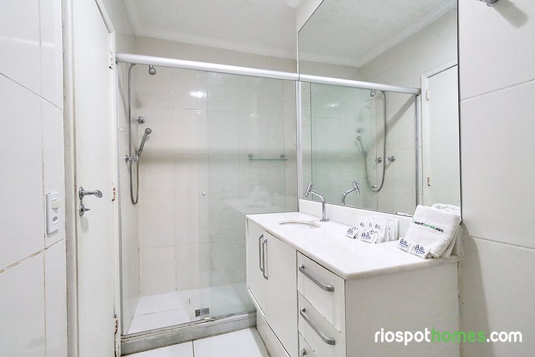 4 bedrooms in front of Copacabana beach