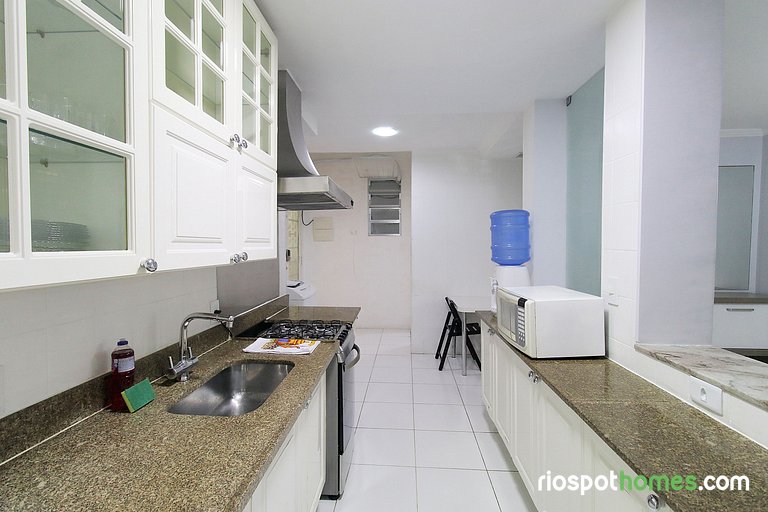 4 habitaciones con vista frontal de la playa de Copacabana
