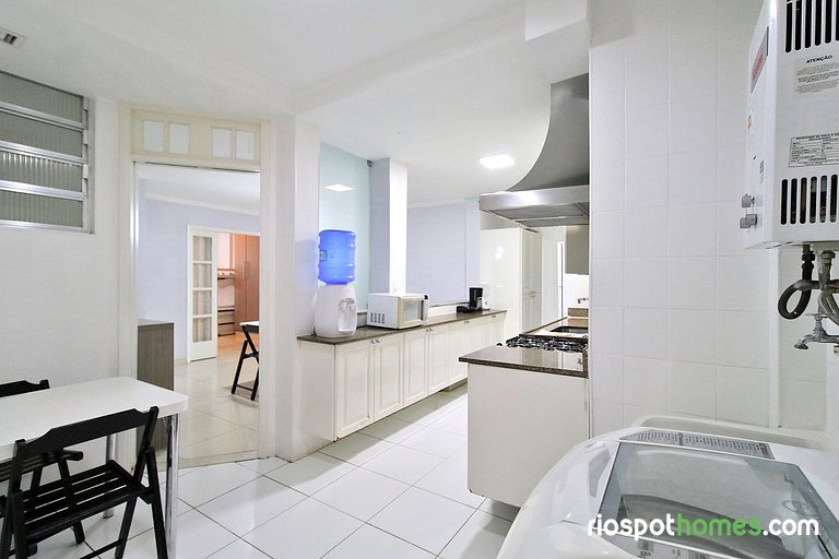 4 bedrooms in front of Copacabana beach