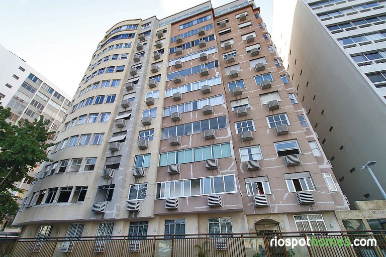 4 bedrooms in front of Copacabana beach