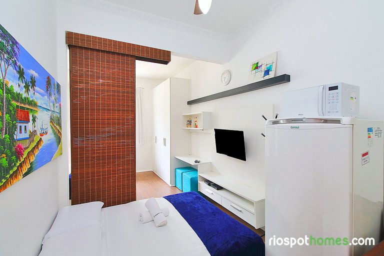 Low budget apartment with air conditioning and free amenitie