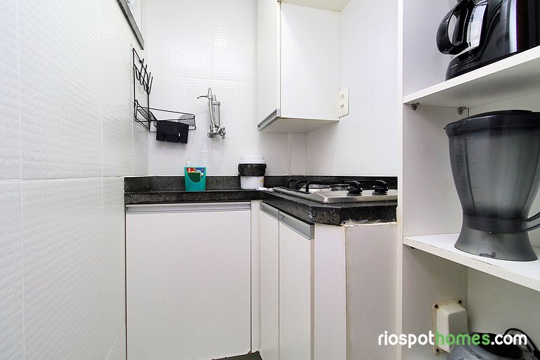 Low budget apartment with air conditioning and free amenitie