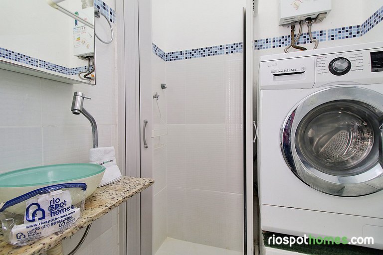 Low budget apartment with air conditioning and free amenitie