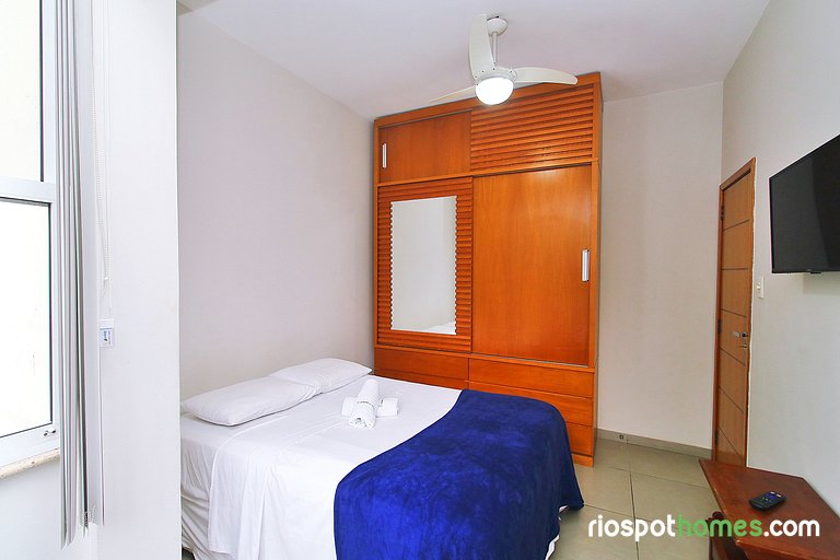 Apartment 3 bedrooms, 2 minutes walking to the beach T011