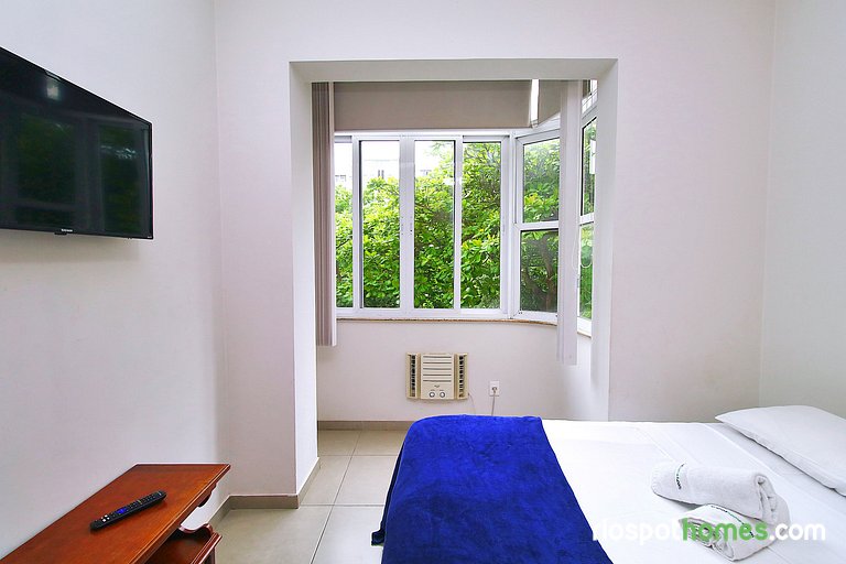 Apartment 3 bedrooms, 2 minutes walking to the beach T011