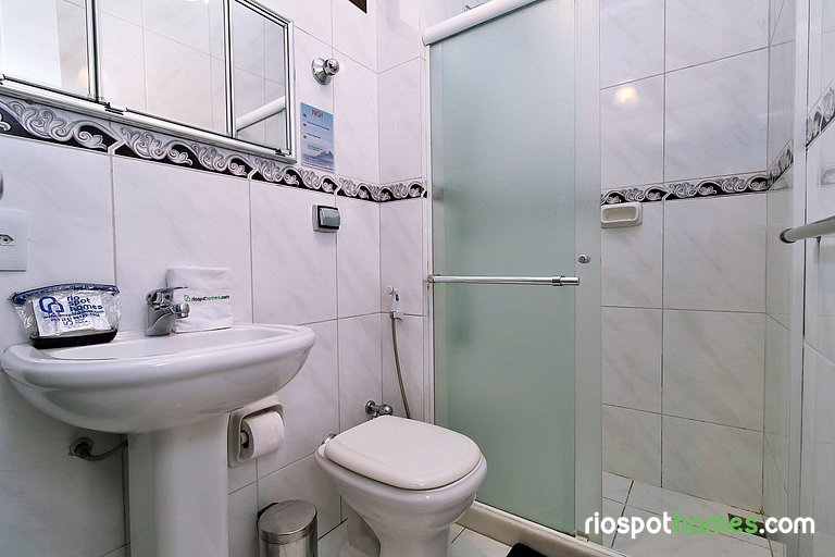 Apartamento 3 quartos, 2 minutos andando até a praia T011