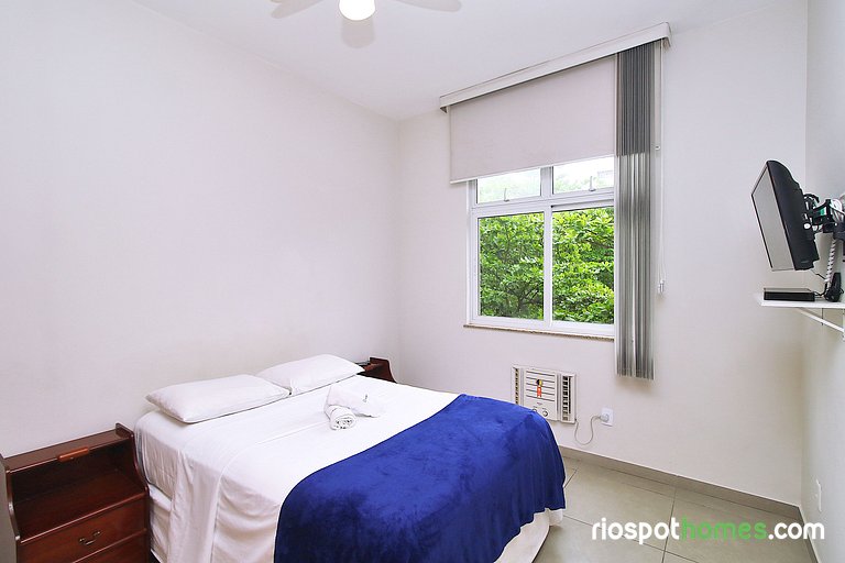 3 Bedroom Apartment 2 Minutes from Copacabana Beach