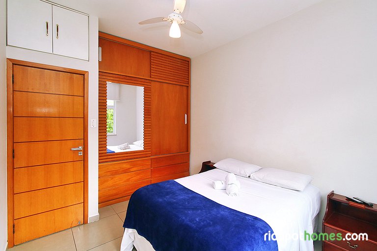 Apartamento 3 quartos, 2 minutos andando até a praia T011