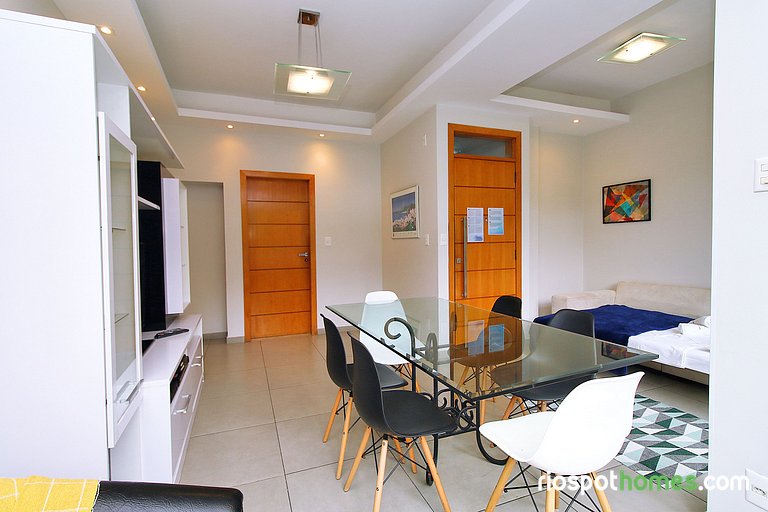 Apartamento 3 quartos, 2 minutos andando até a praia T011