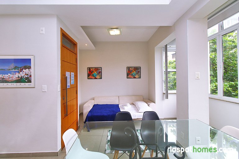 Apartment 3 bedrooms, 2 minutes walking to the beach T011