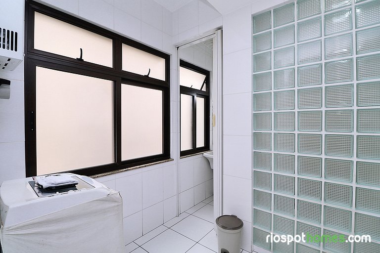 Apartamento 3 quartos, 2 minutos andando até a praia T011