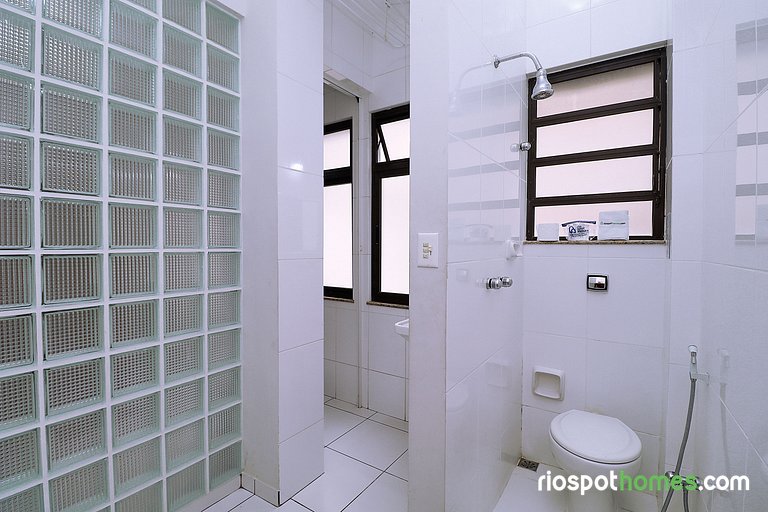 3 Bedroom Apartment 2 Minutes from Copacabana Beach