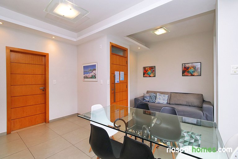 Apartamento 3 quartos, 2 minutos andando até a praia T011