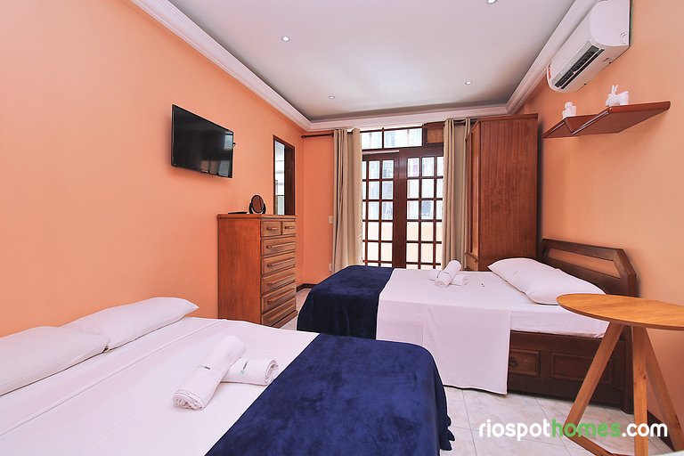Apartment with side sea view in Copacabana