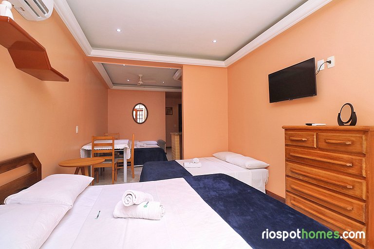 Apartment with side sea view in Copacabana