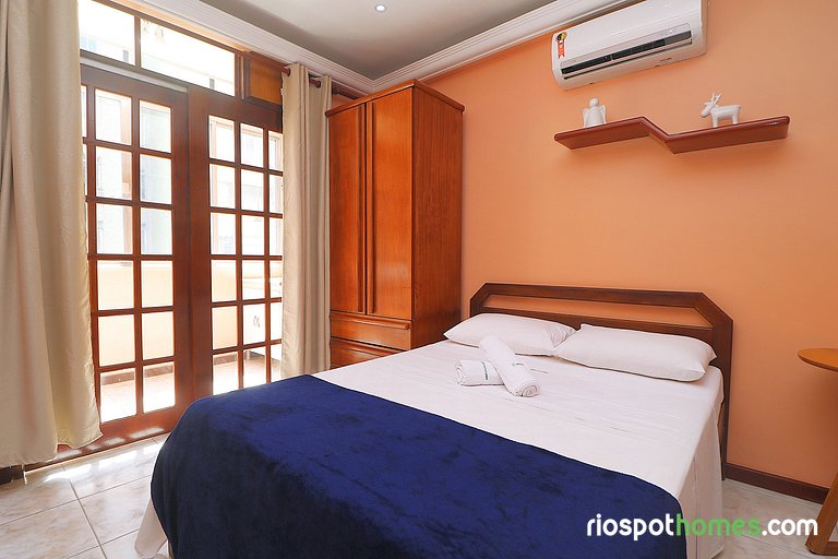 Apartment with side sea view in Copacabana