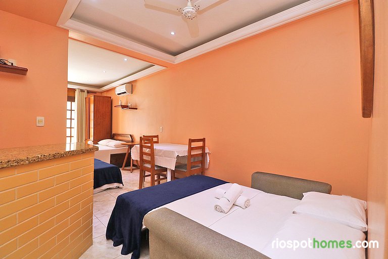 Apartment with side sea view in Copacabana