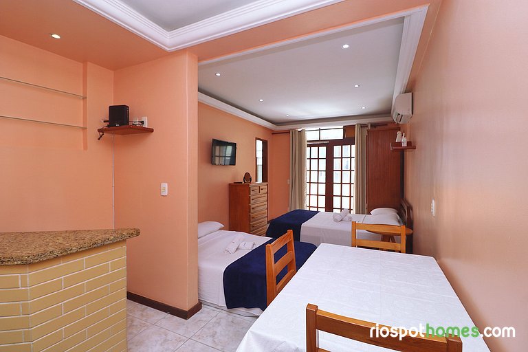 Apartment with side sea view in Copacabana