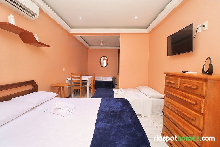 Apartment with side sea view in Copacabana