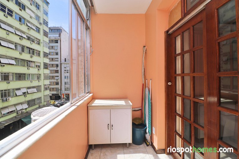 Apartamento con vista lateral al mar en Copacabana