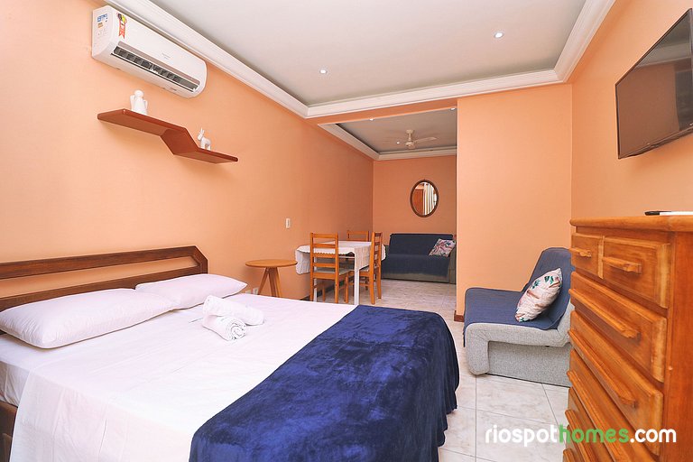 Apartment with side sea view in Copacabana