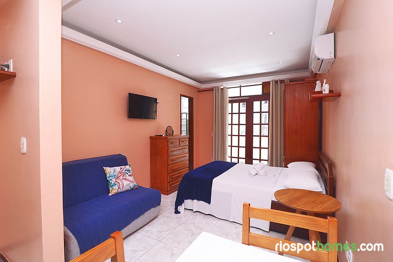 Apartment with side sea view in Copacabana
