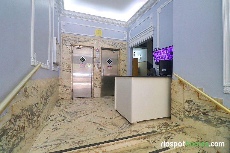 Apartment with side sea view in Copacabana