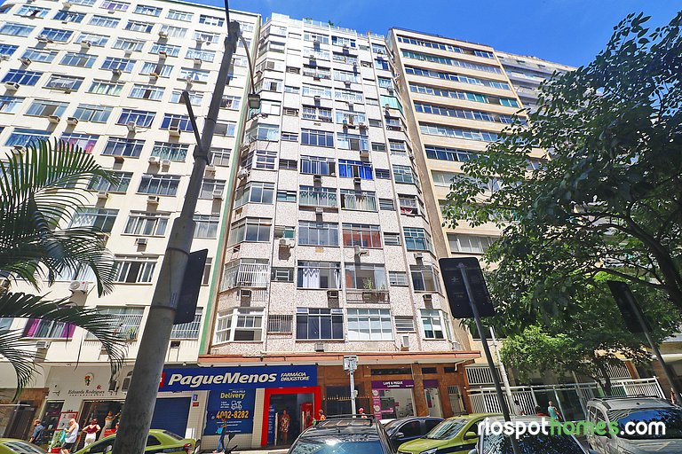 Apartment with side sea view in Copacabana