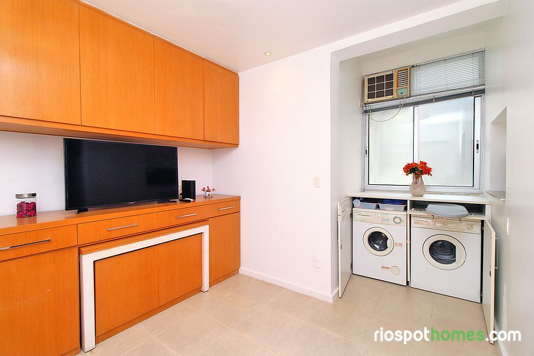 1BDR 150m from Copacabana Beach | U052