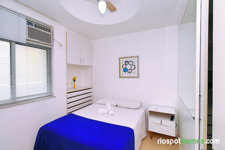 1BDR 150m from Copacabana Beach | U052