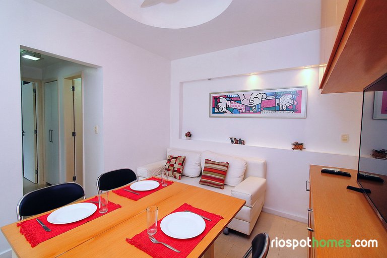 Quarto Sala a 150m da Praia | U052
