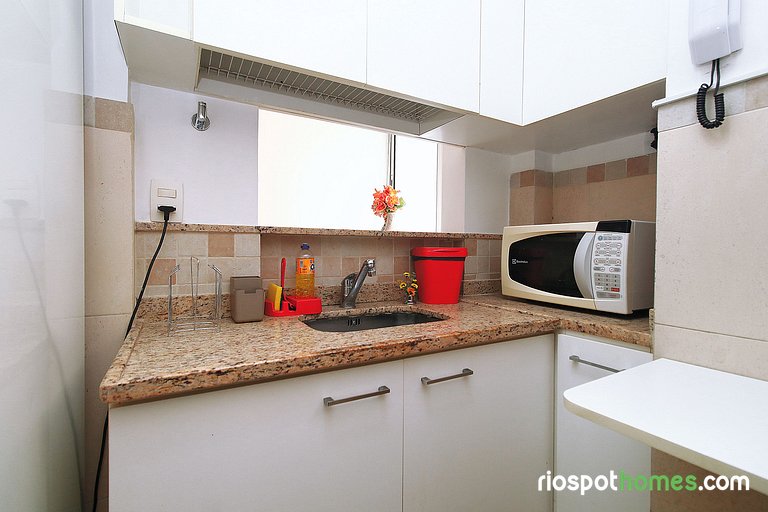 Quarto Sala a 150m da Praia | U052
