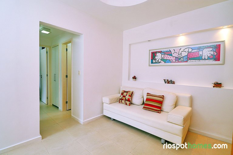 1BDR 150m from Copacabana Beach | U052