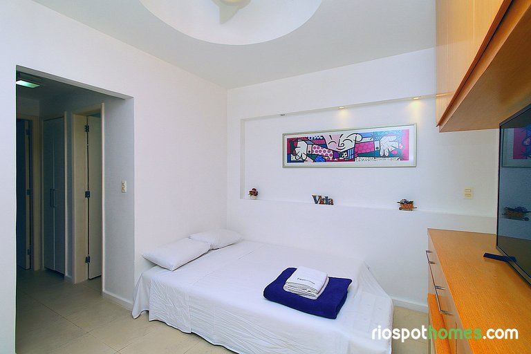 1BDR 150m from Copacabana Beach | U052
