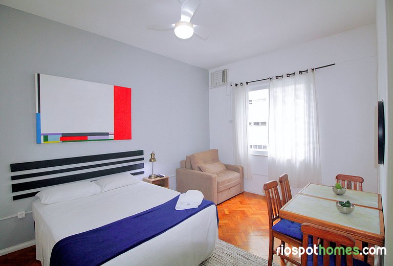 Studio in Ipanema Beach and Subway at the Door