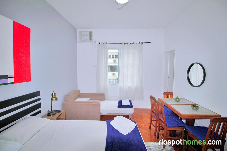 Studio in Ipanema Beach and Subway at the Door