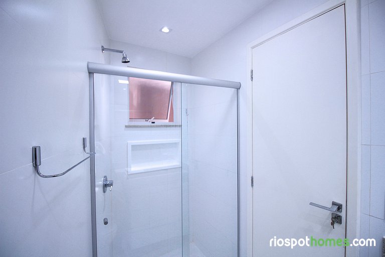 Modern studio on Copacabana Beach C062