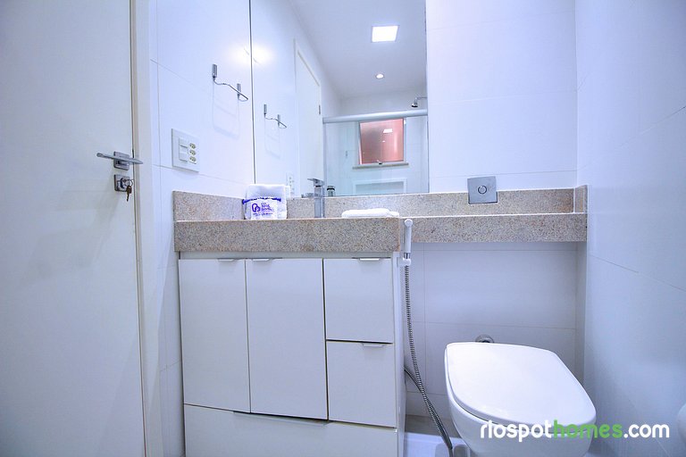Modern studio on Copacabana Beach C062