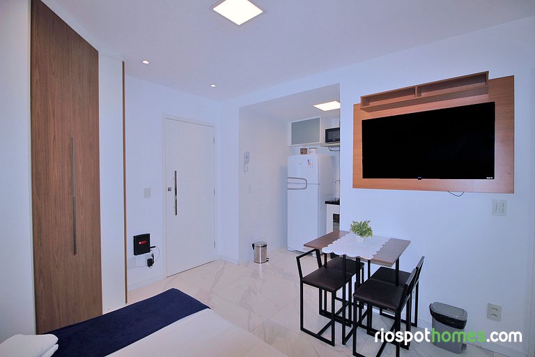 Studio moderno na Praia de Copacabana C062