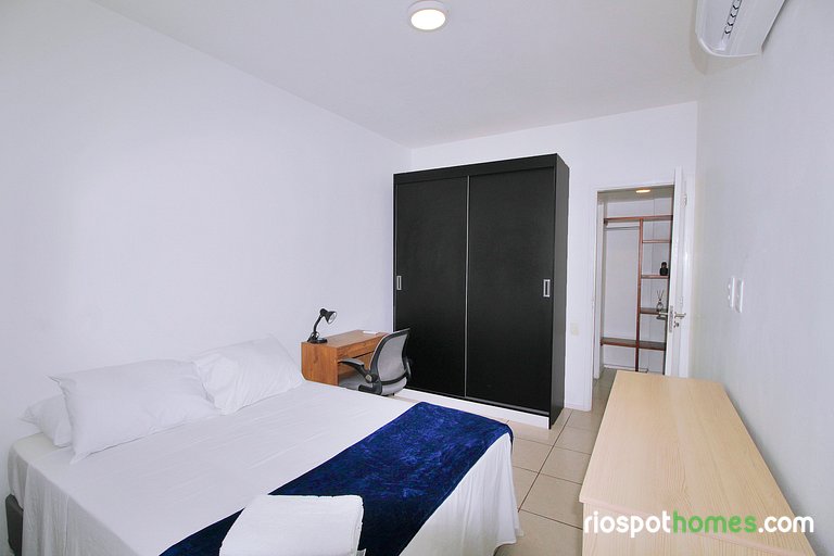 Comfort! Unbeatable Location in Copacabana U054