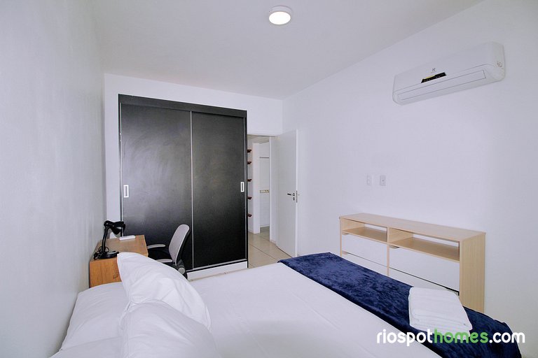 Comfort! Unbeatable Location in Copacabana U054