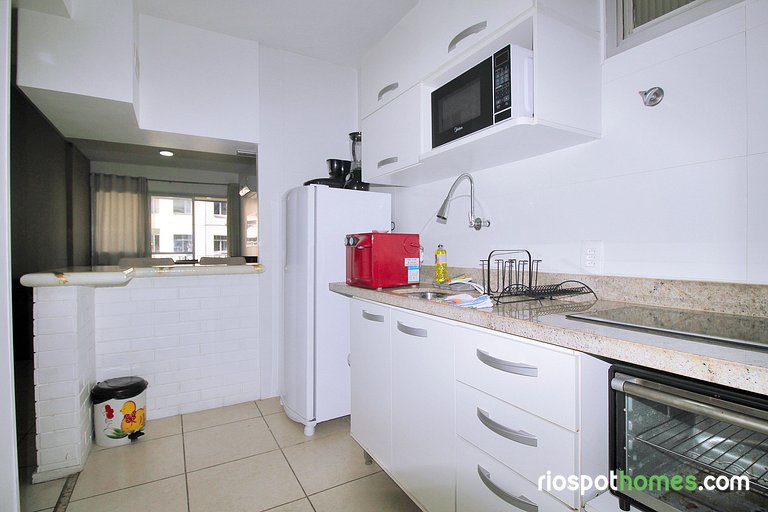 Comfort! Unbeatable Location in Copacabana U054